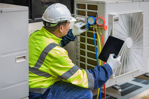 Professional Hvac technician working in Coachella, CA